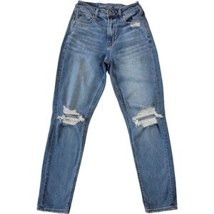 American Eagle Woman’s Blue Distressed mom jeans size 0 Regular
